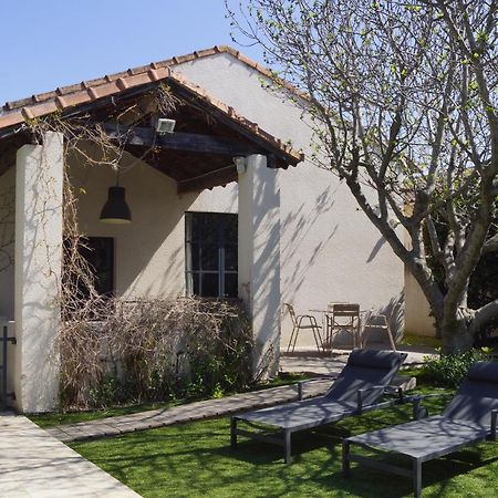 Domaine De La Girafe Bed & Breakfast Eyragues Exterior foto