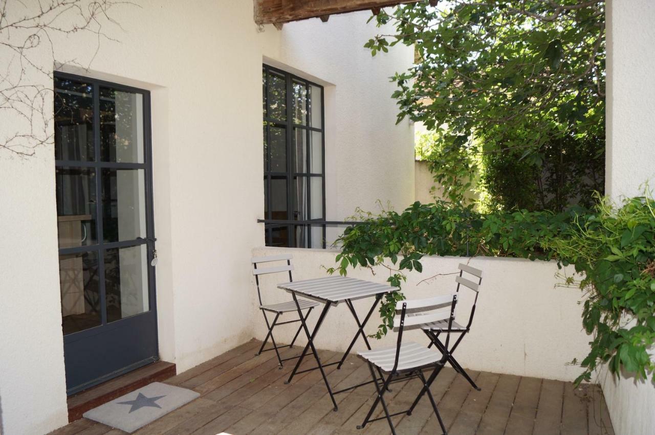 Domaine De La Girafe Bed & Breakfast Eyragues Exterior foto
